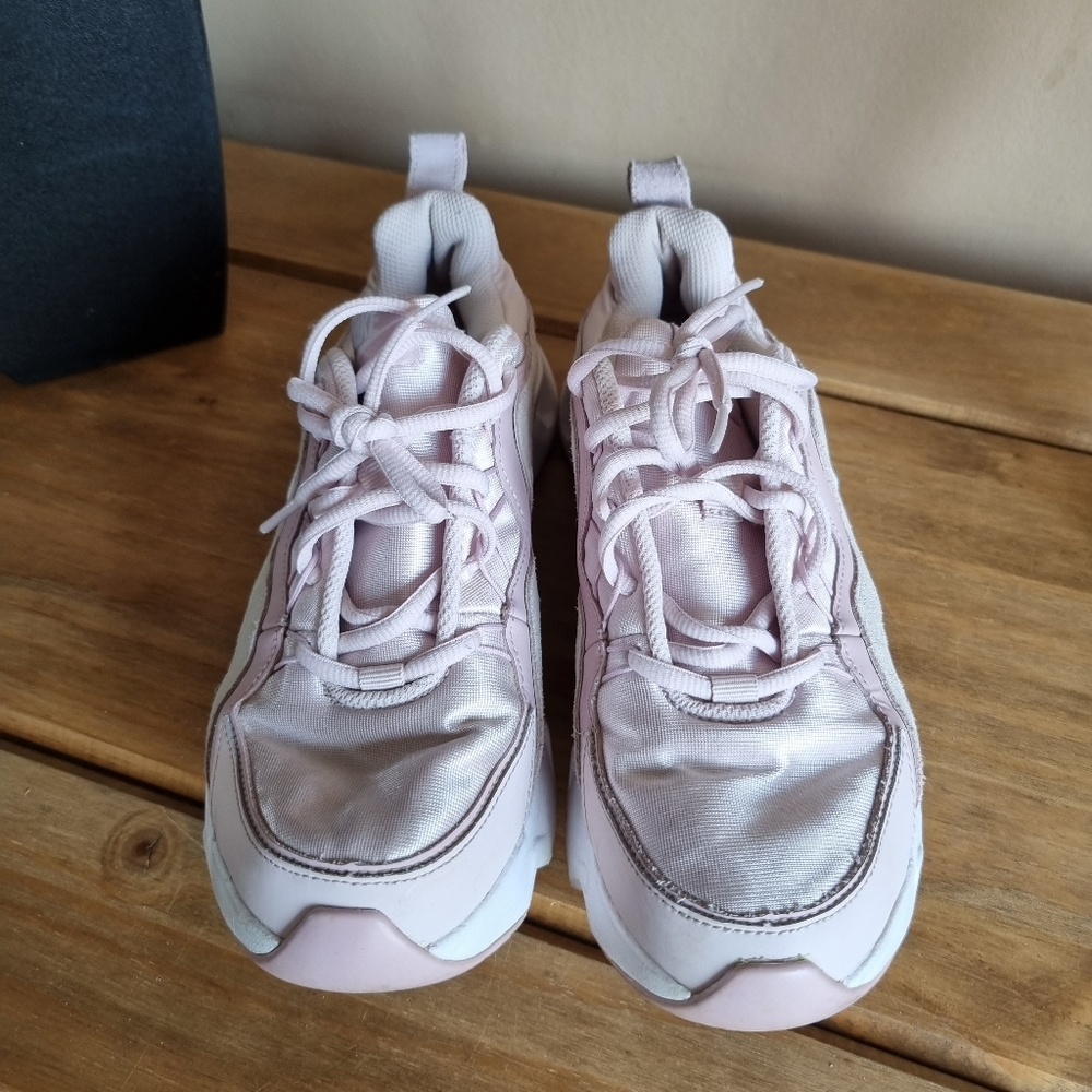 Nike RYZ 365 Barely Rose Trainers uk 6 - Picture 2 of 6